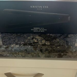 Kristin Ess NanoBlack Mini Flat Iron